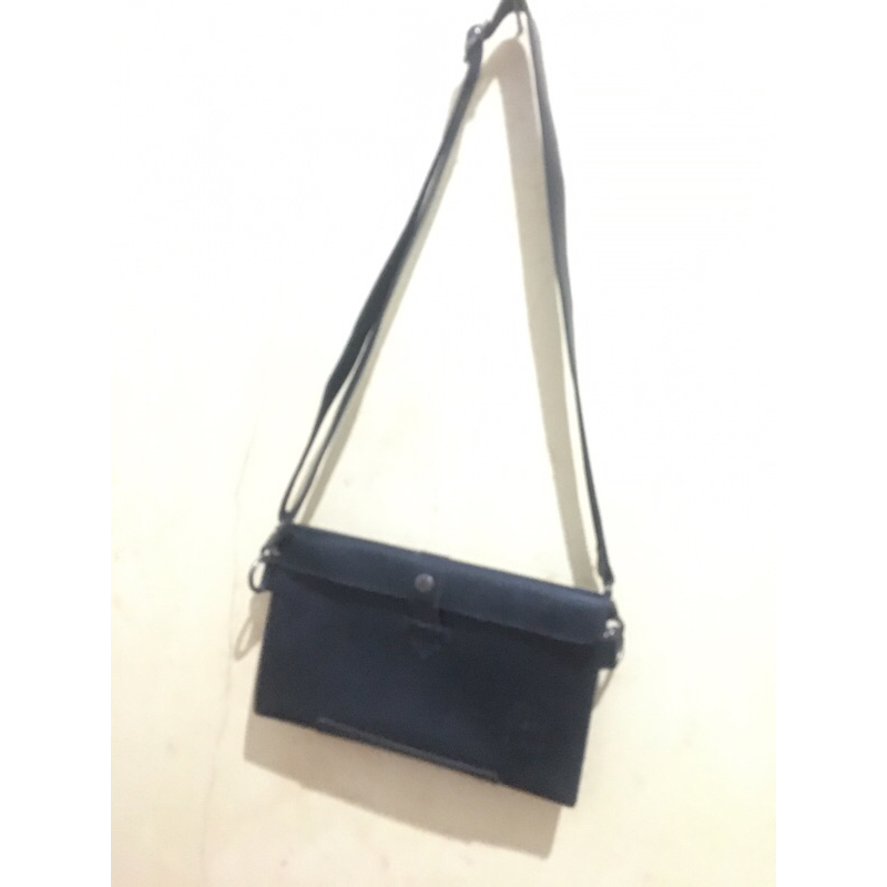 Tas Slempang Kulit Hitam - Urban State [Preloved]
