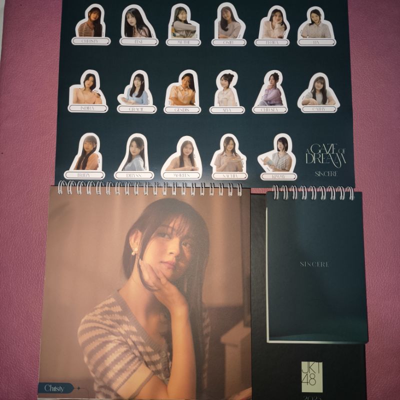 

Kalender Sincere JKT48 2025 Calendar a Gaze of Dream