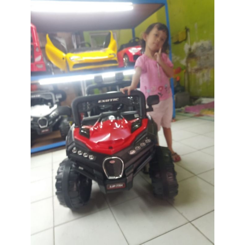 Mobil Aki Jeep Bugatti 12volt ban karet