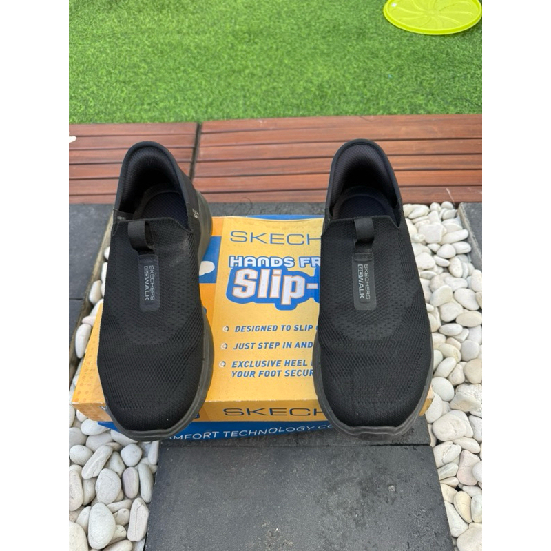 sepatu skechers slip ins size 43