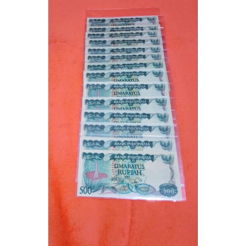UANG KERTAS KUNO 500 RUPIAH BUNGA BANGKAI TAHUN 1982 UNC GRESS