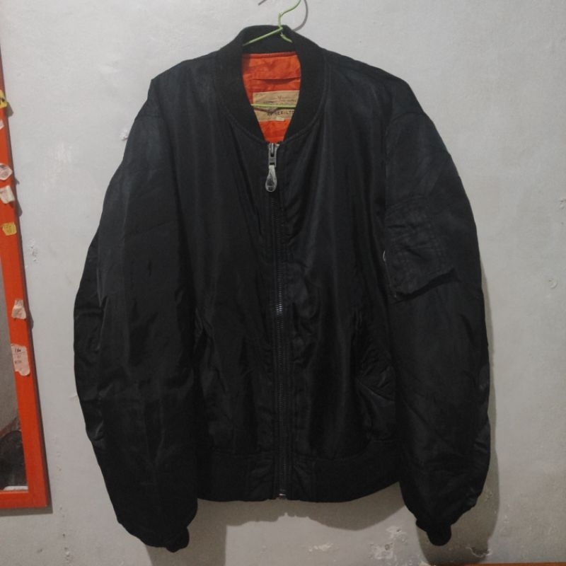 Jaket bomber avirex