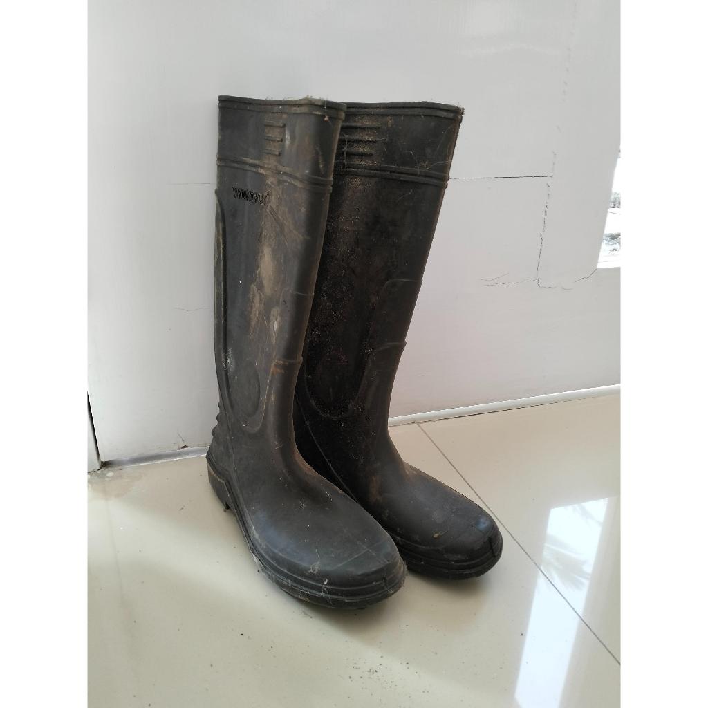Sepatu boot taman Wing On ukuran 39