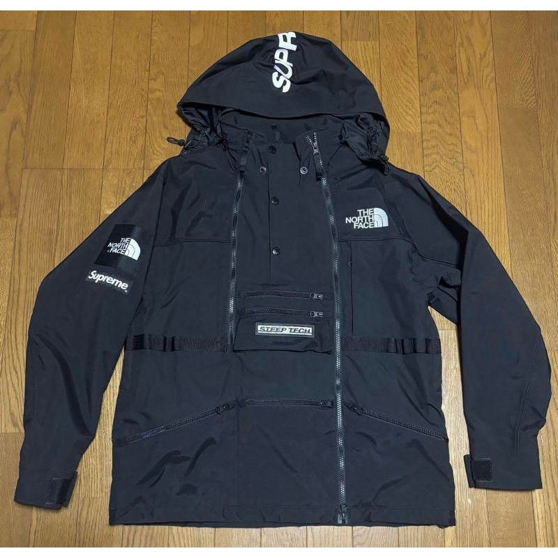 Jaket The North Face X Supreme rare item