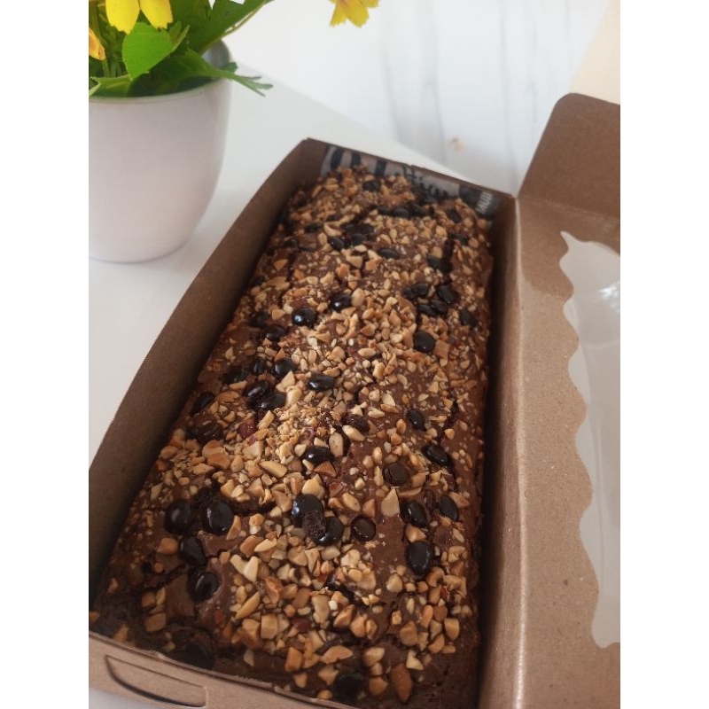 

brownies panggang topping kacang