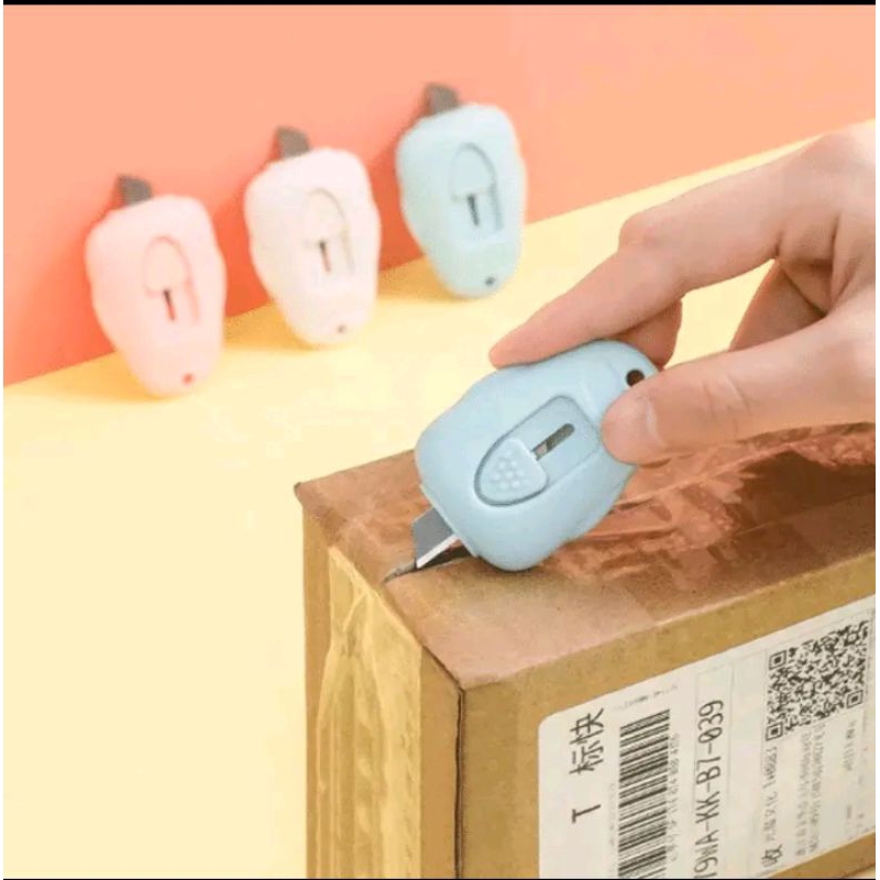 

MINI CUTTER PORTABLE / PISAU PEMOTONG KERTAS DAN PAKET UNBOXING SERBAGUNA