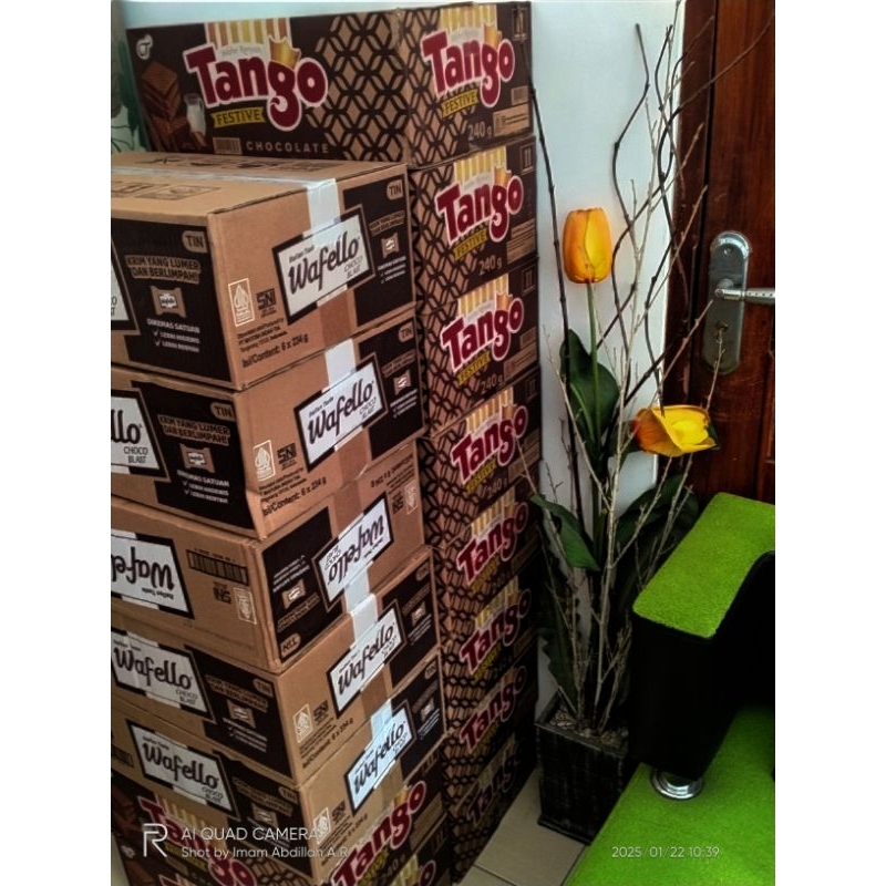 

Tango kaleng isi 6 pcs//tango festive chocolate