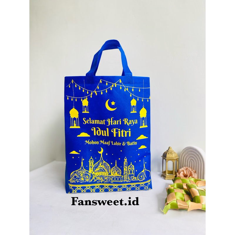 

Tas Spunbond Goodie Bag Sembako Parsel Lebaran JUMBO 30X15X40 TAS PARCEL LEBARAN IDUL FITRI