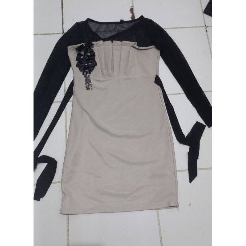 Dress Wanita Bodyfit Cream hitam