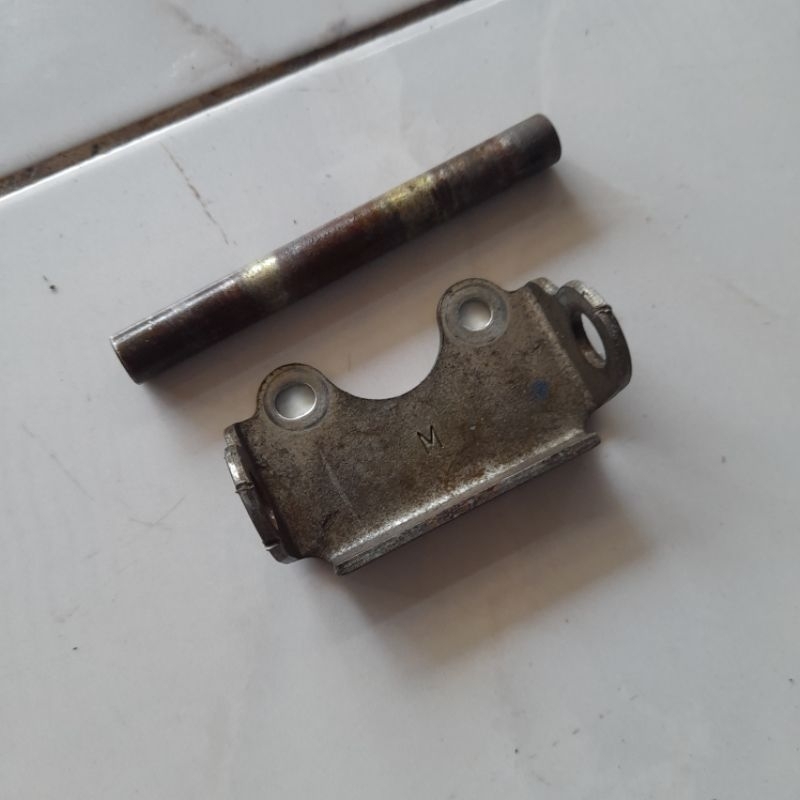 ENGSEL BREKET PANGKON JOK BAGASI MIO SPORTY MIO SMILE , KONDISI BEKAS ORIGINAL