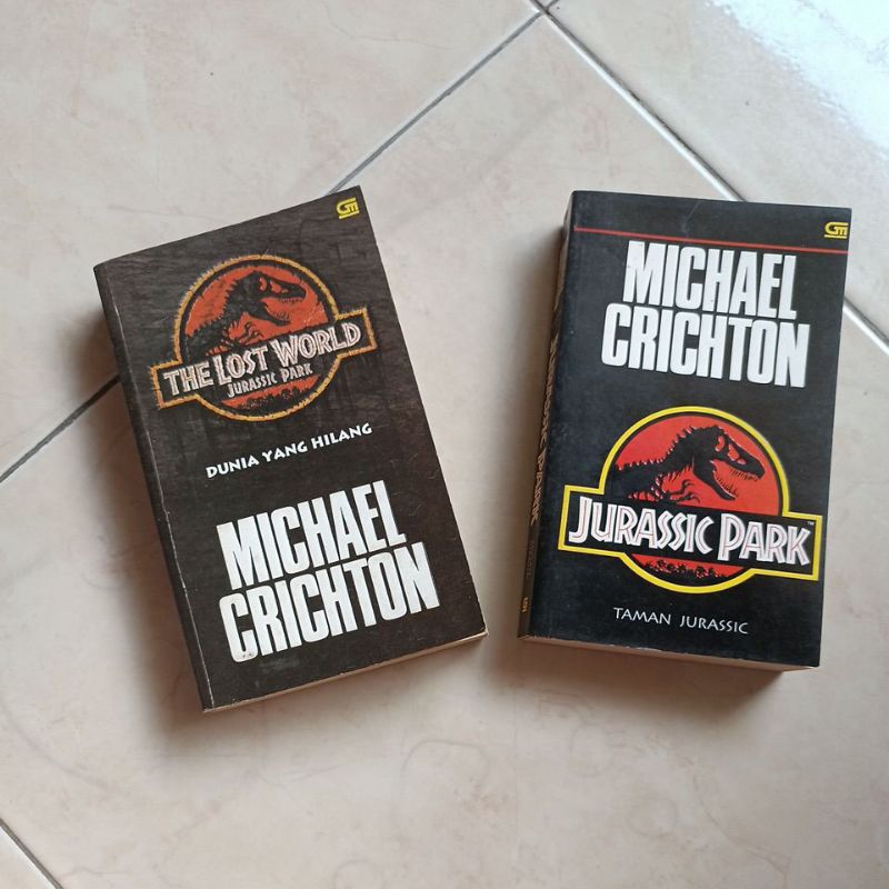 Preloved Novel Jurassic Park karya Michael Crichton