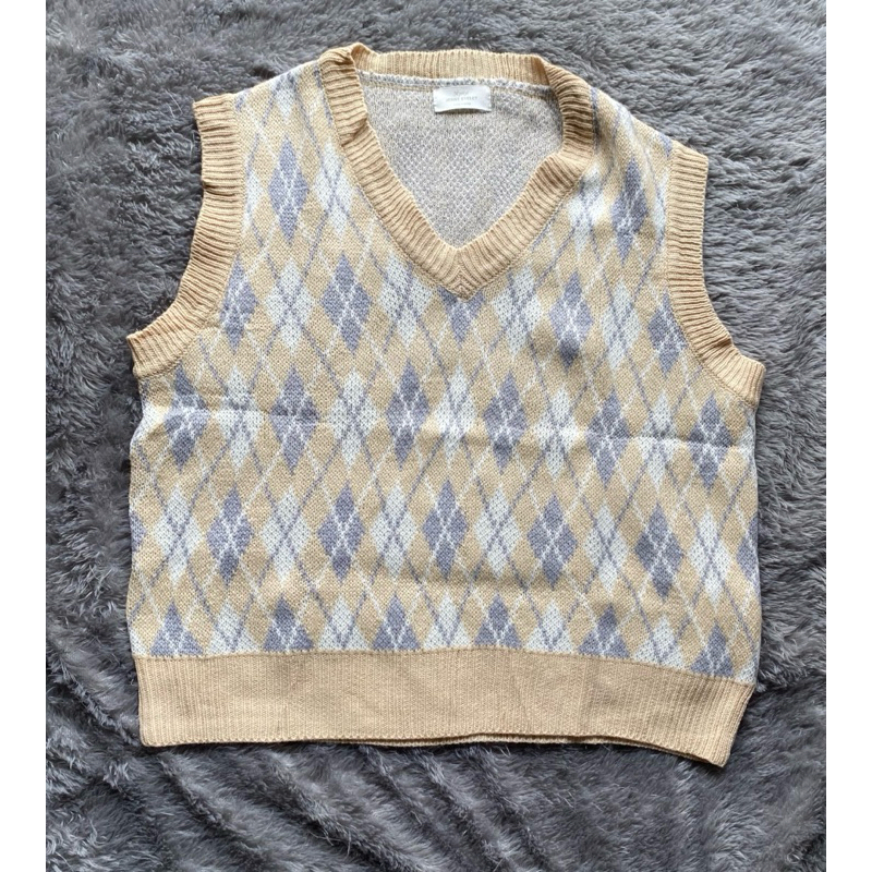 PrelovedByPN - Vest Ketupat Mymyt Jenny Eyelet