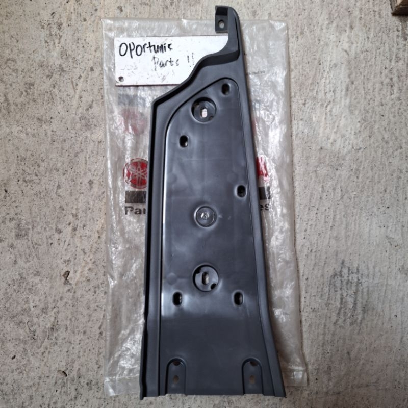 Cover pijakan tatakan bordes board rest kiri Nouvo lele abu | 5LW-F7481-00