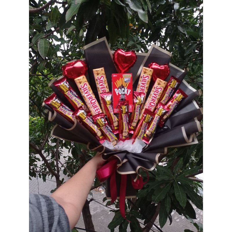 

BUKET COKLAT SILVER QUEEN BENG BENG POCKY