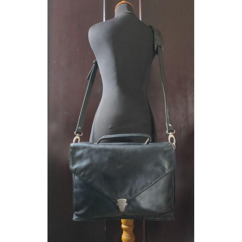 Briefcase / Tas Selempang Kerja Kulit Asli Hitam Preloved/second