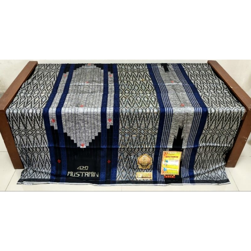 Sarung Tenun Sutra 50% Mustamin 420 Spesial Motif SGT Motif Mega Hidayat 01