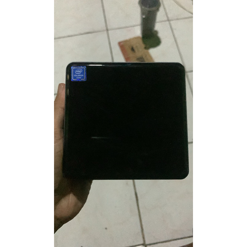 Intel Celeron Laptop Hitam MINI PC INTEL NUC7CJYH