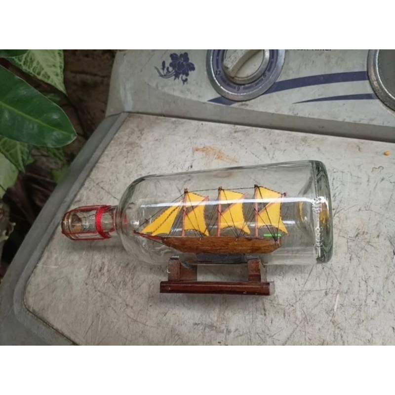 miniatur mini atur perahu diecast kapal dalam botol pajangan hiasan rumah kantor meja dekorasi souve