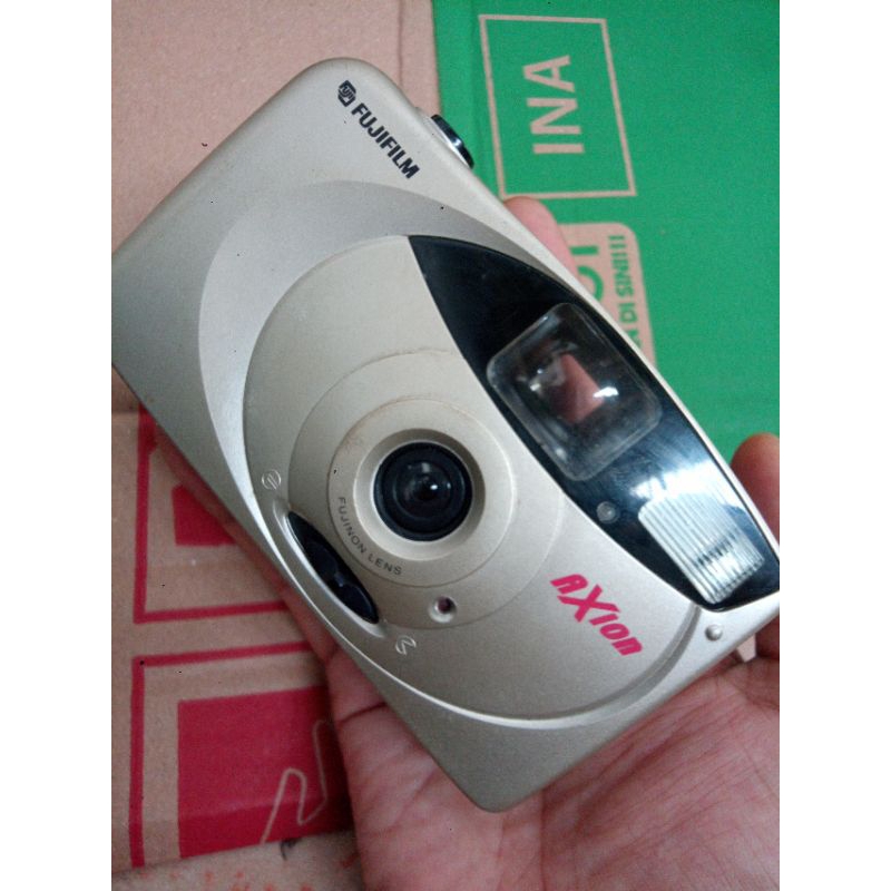 kamera analog pocket Fujifilm axion