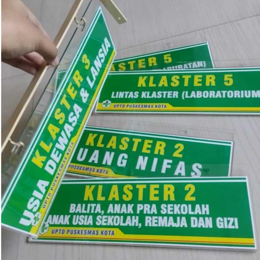 

Akrilik papan nama ruangan, Akrilik nama ruang gantung dengan besi penyangga
