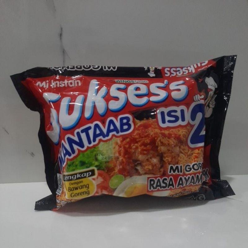 

mie sukses's isi 2 rasa ayam geprek