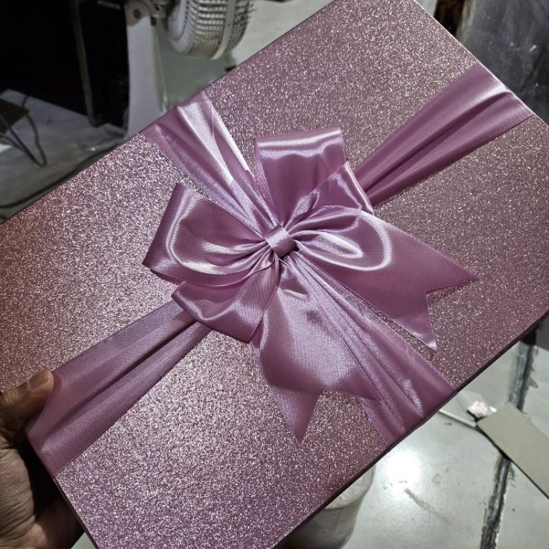 

Hardbox Kotak Kado Exclusive Glitter Pink Pita Lilac v. 2