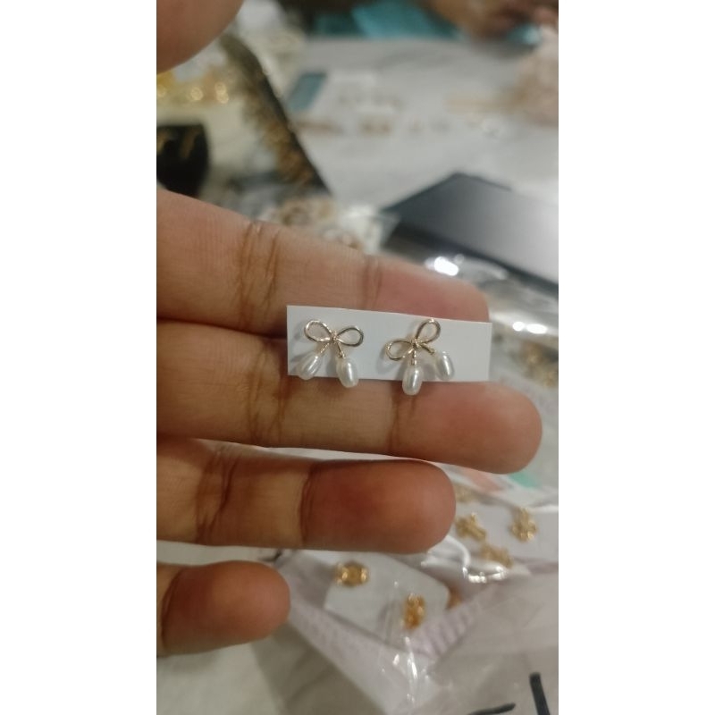 Anting Tutup Kain Emas