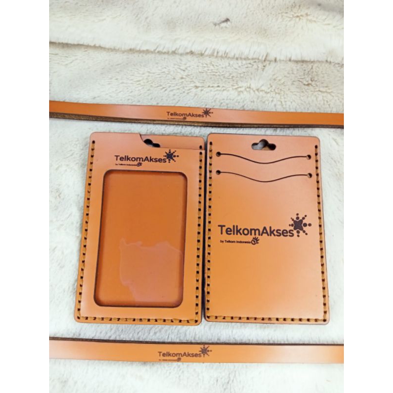 

NAMETAG KULIT CUSTOM TELKOMAKSES/LANYAR ID CARD TELKOMAKSES