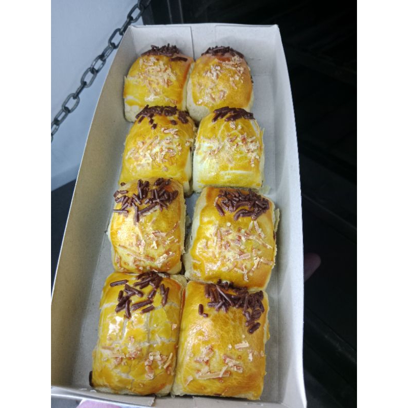 

bolen pisang cokelat keju