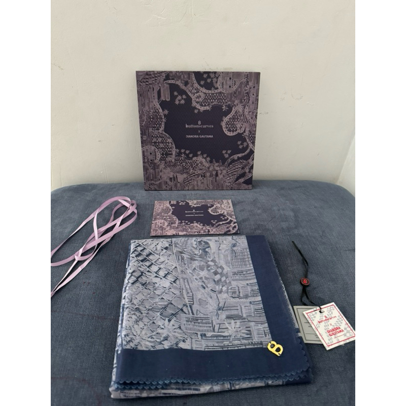 PRELOVED Buttonscarves X Diandra Gautama
