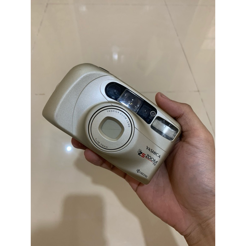 Kamera Analog Yashica EZS Zoom 70