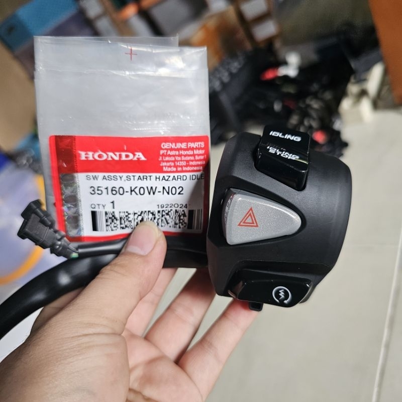 SAKLAR KANAN PCX 150 ORIGINAL HONDA 100% PNP SCOOPY K93 TAHUN 2017 - 2020