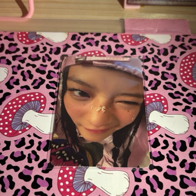 Photocard official Hanni wink NewJeans