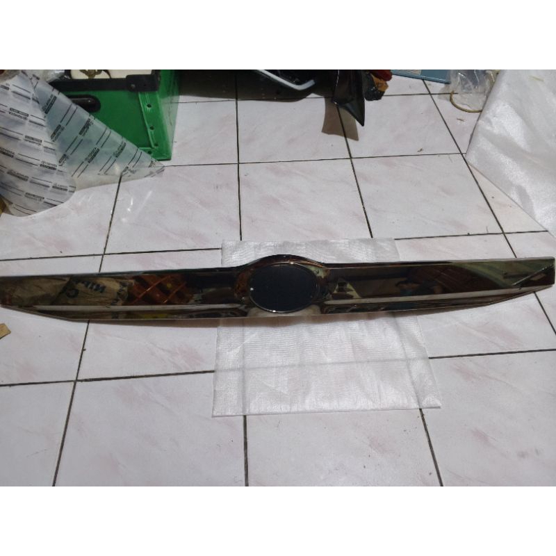 Trunklid List Bagasi Calya Sigra Original