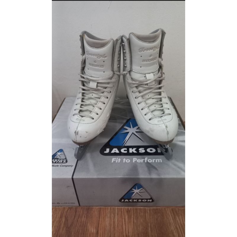 Sepatu ice skating Jackson Freestyle