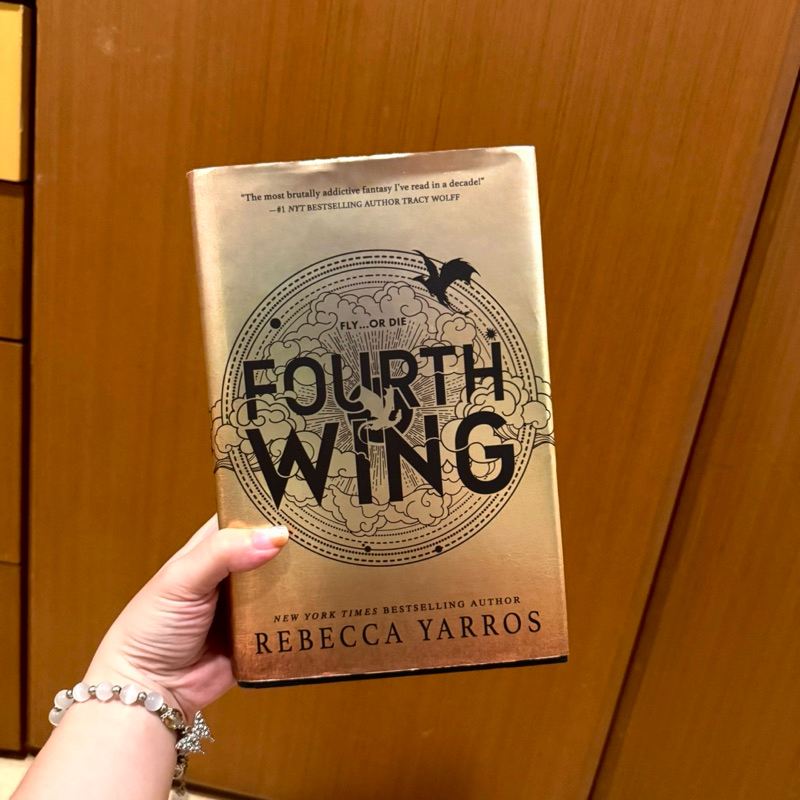 [PRELOVED] FIRST EDITION HC HARDCOVER Fourth Wing (Book #1) by Rebecca Yaros