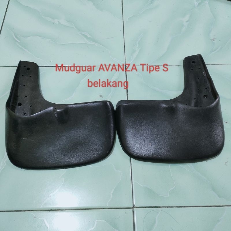 Mudguar AVANZA Tipe S belakang original
