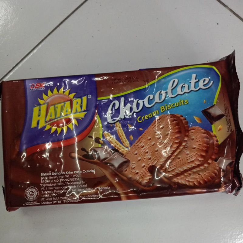 

hatari chocolate cream biscuit