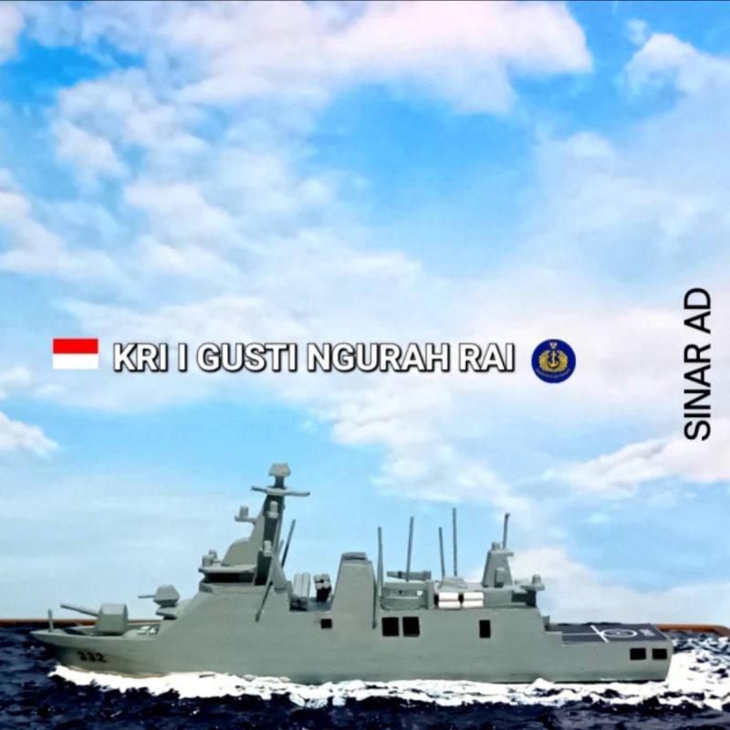 Diecast Model Miniatur Kapal Perang KRI I Gusti Ngurah Rai Dengan Diorama Lautan