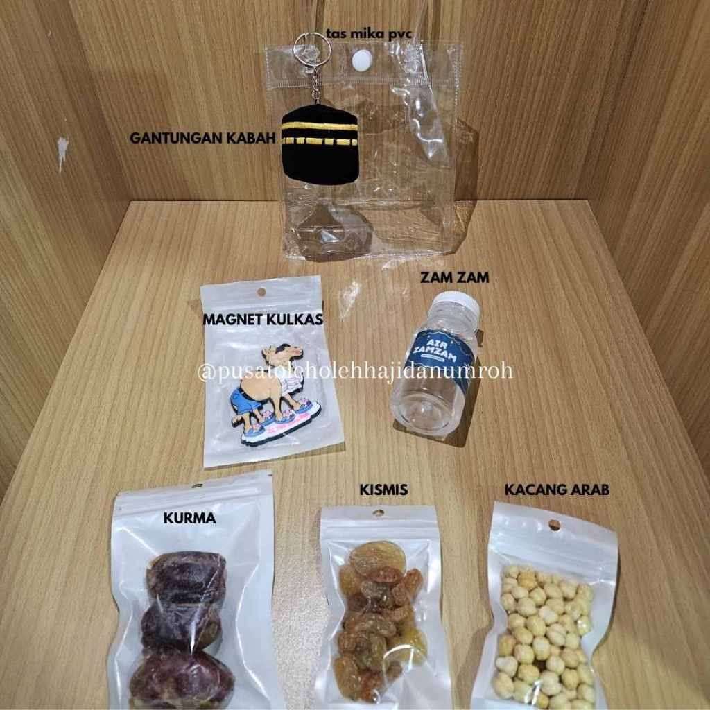

Paket oleh oleh Haji Dan Umroh Eksklusif Tas Goodie Bag Totebag Transparan Magnet Series Gantungan Kunci Unta dan Kabah