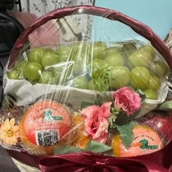 

Parsel Buah Segar Keranjang