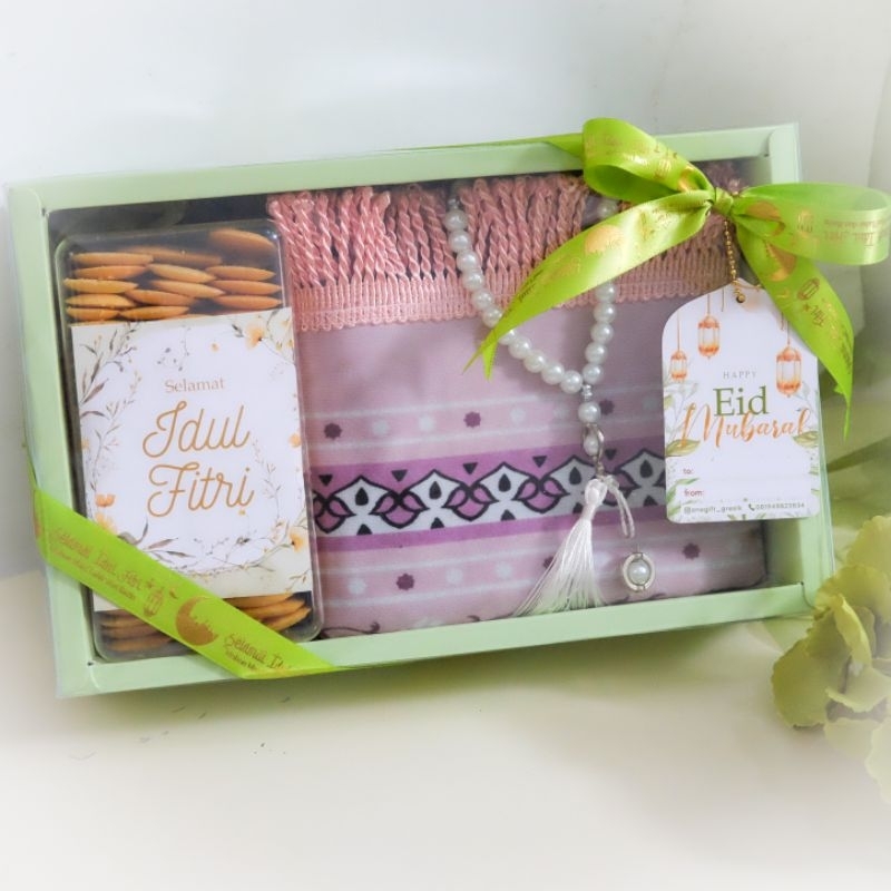 

Hampers Idul Fitri / Hampers Sajadah / Hampers Kue Kering