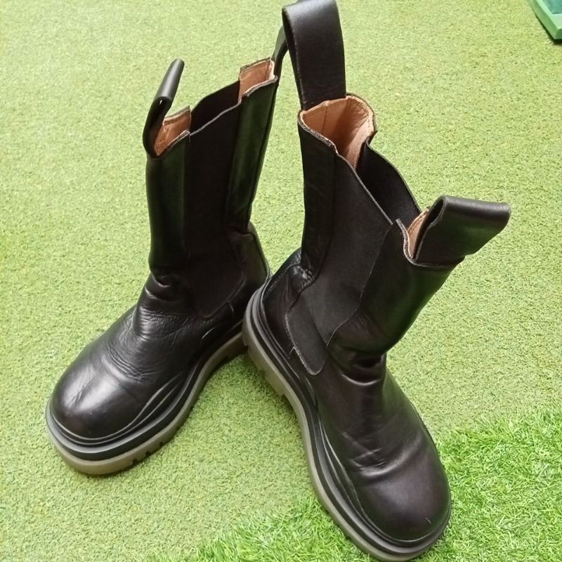 preloved sepatu boots bottega Veneta 2