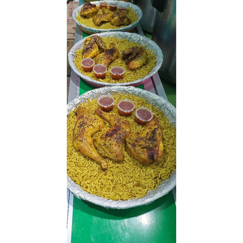 

Nasi Kebuli Ayam Nampan Kecil