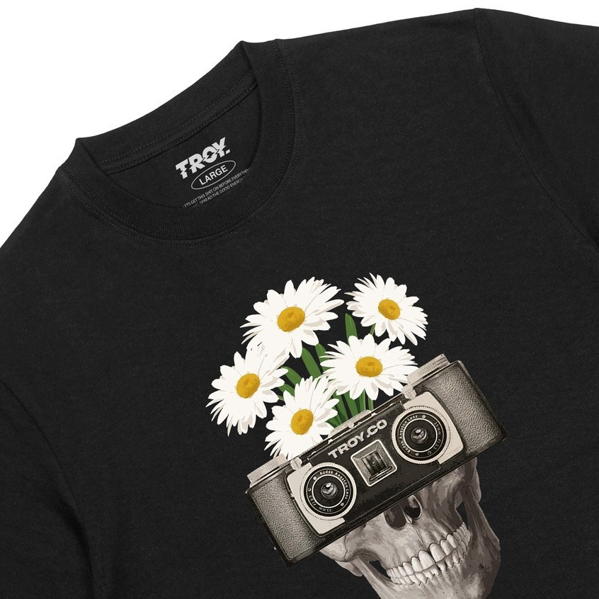 Troy Company Tshirt Black Daisy Photograph - Kaos Pria Lengan Pendek Hitam MT 2240