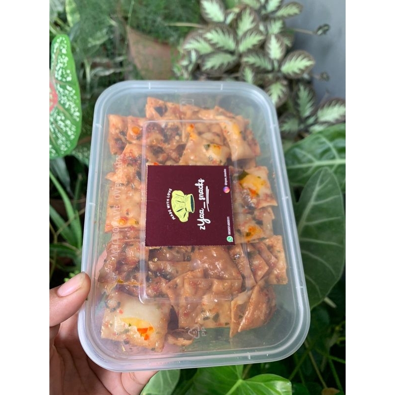 

KeripikPangsitpedas/daunjeruk/balado