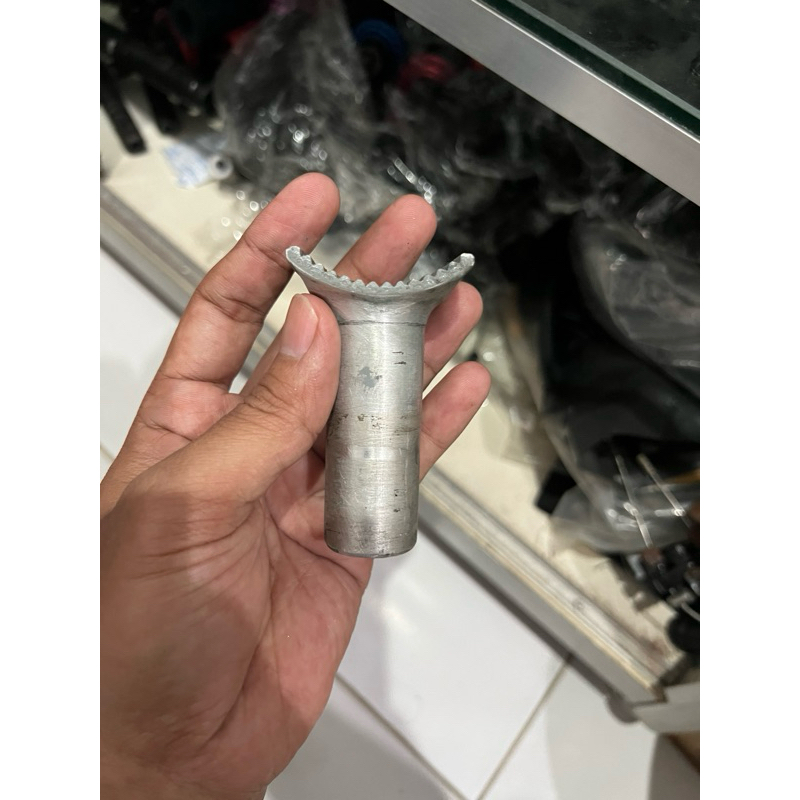 eclat seatpost pivotal