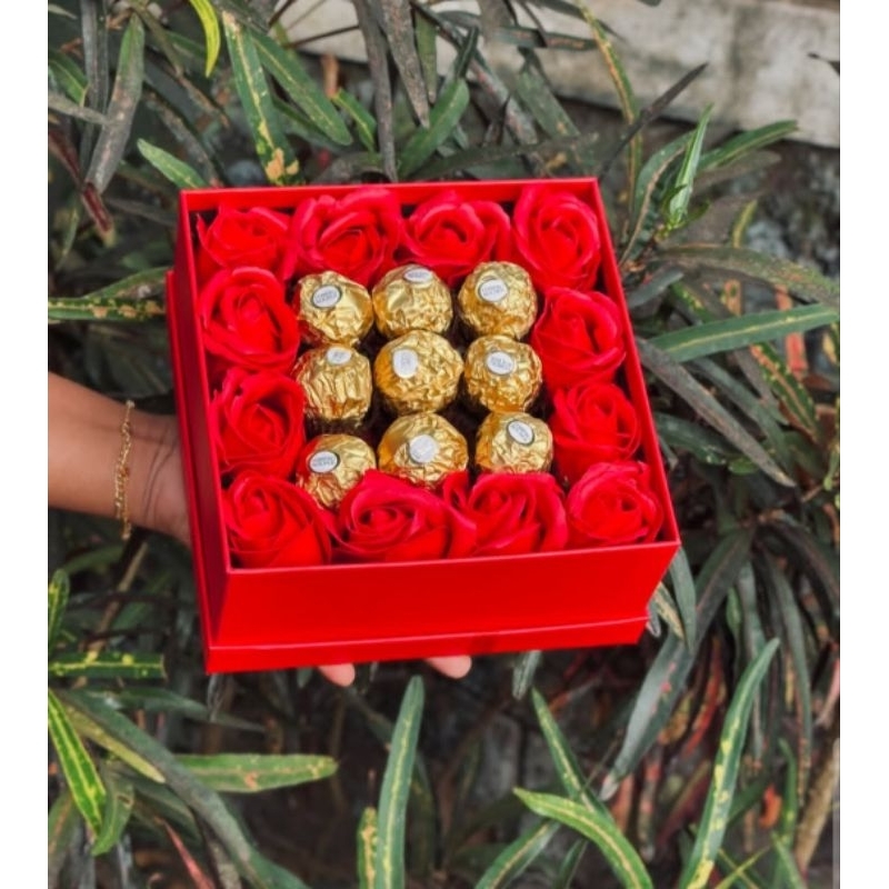 

Hampers Bunga dan Coklat Valentine Gift