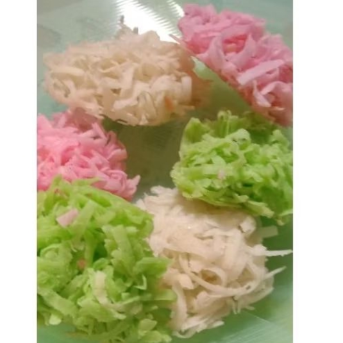 

JAJAN CEMILAN KUE LEBARAN KEMBANG GULA KELAPA MUDA