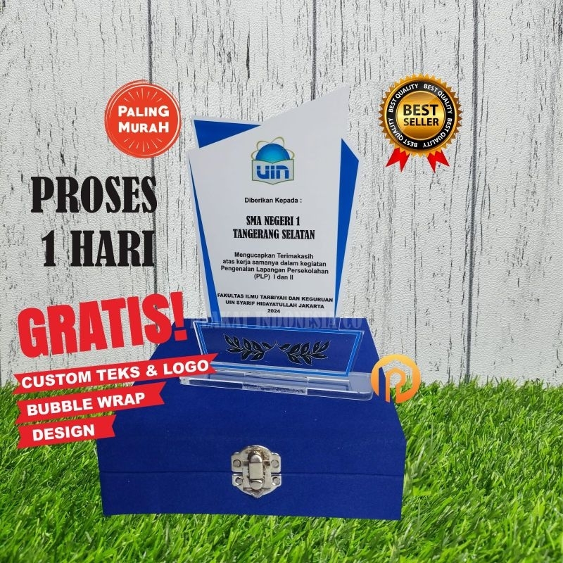 Plakat | Plakat akrilik | Plakat akrilik custom | Plakat akrilik wisuda | Plakat akrilik kkn | Plaka